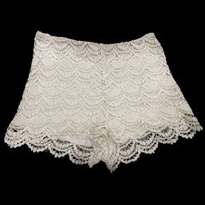 Women’s Lace Shorts Size L (stretchy)